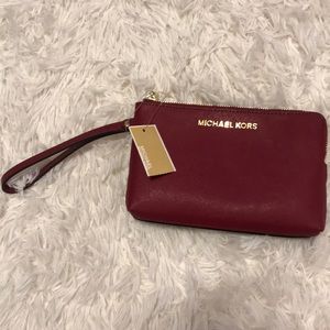 NWT Michael Kors jet set travel wristlet